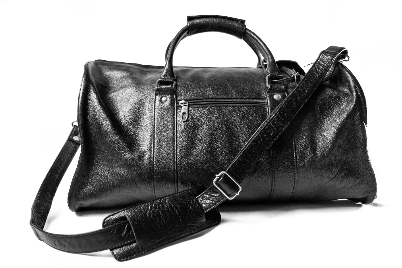 Black Leather Gym Duffle Bag – Luxury Travel & Weekender Bag for Men & Women" - ZOQ Leather