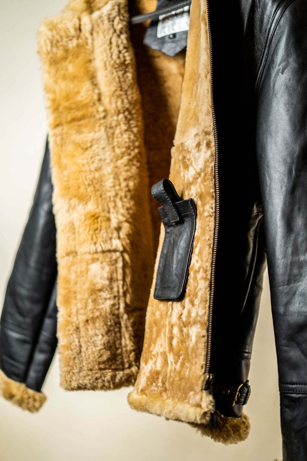 Men's Premium Shearling Leather Jacket Warm and Stylish Winter Outerwear - ZOQ Leather